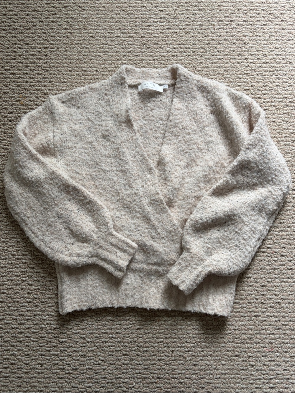 ASTR Cream Textured V-Neck Balloon Sleeve Sweater